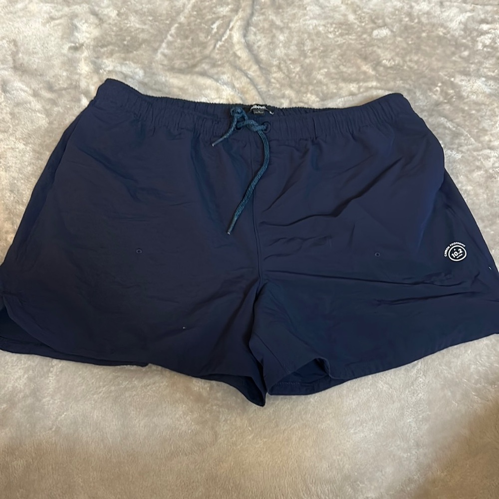 Allbirds women’s navy natural run shorts